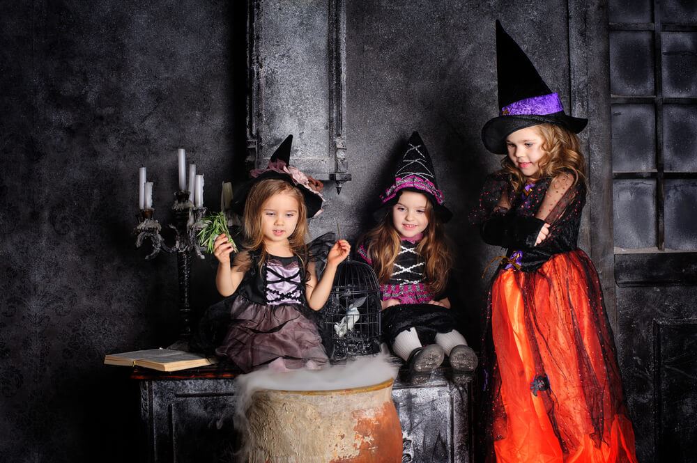 kids dressing up