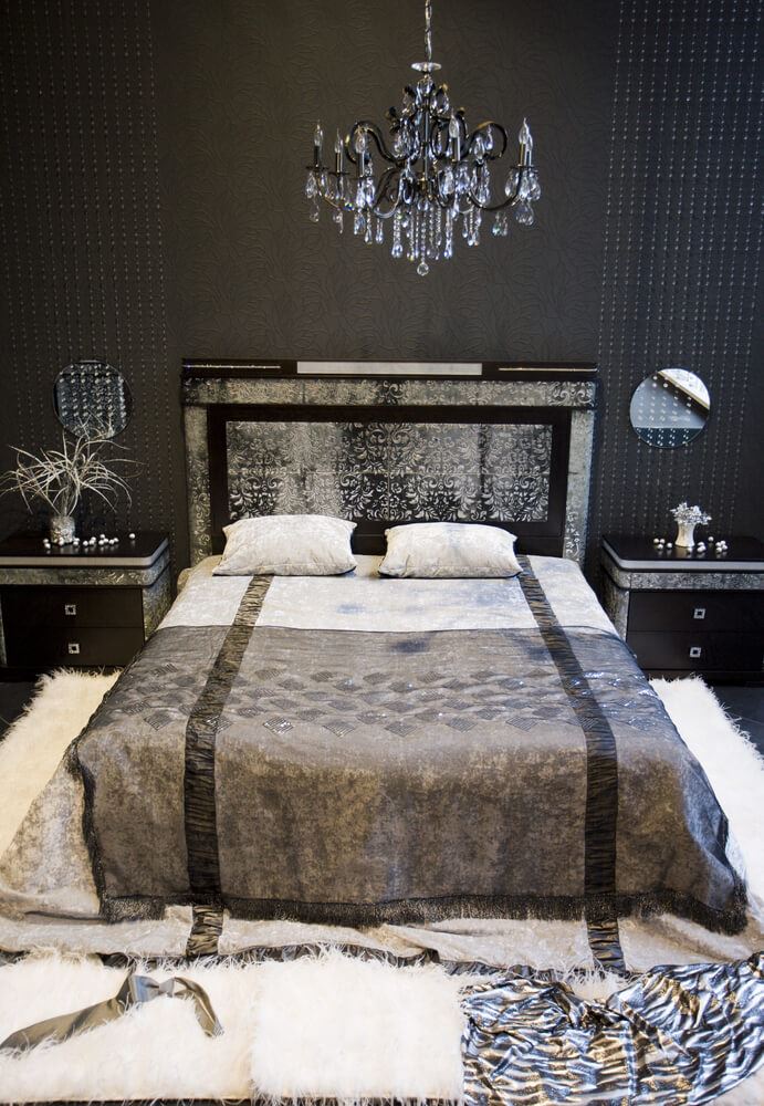 chandelier-in-bedroom