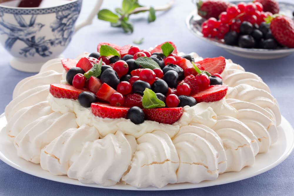 strawberry pavlova